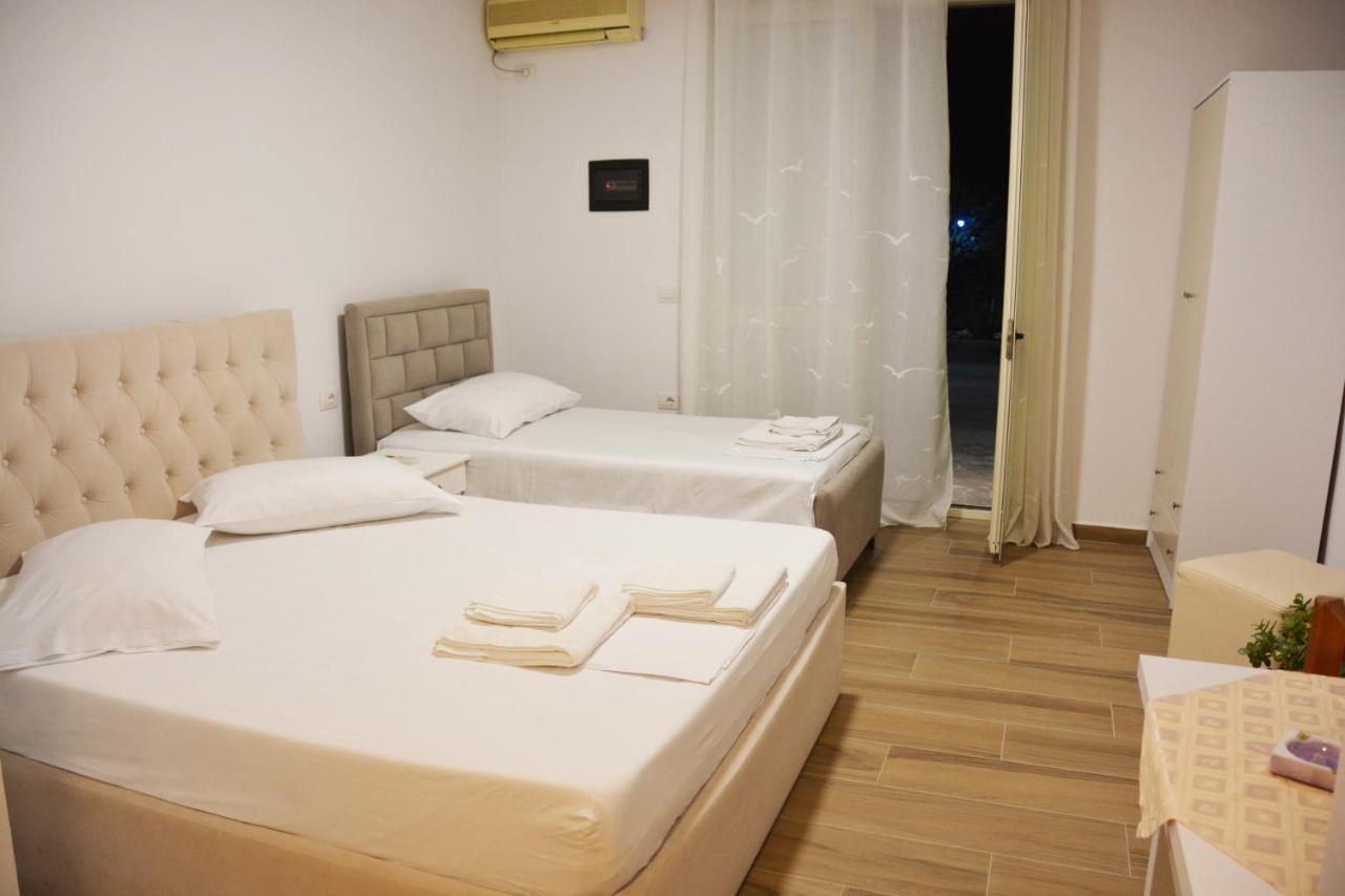 Mico'S Apartments Vlore Luaran gambar
