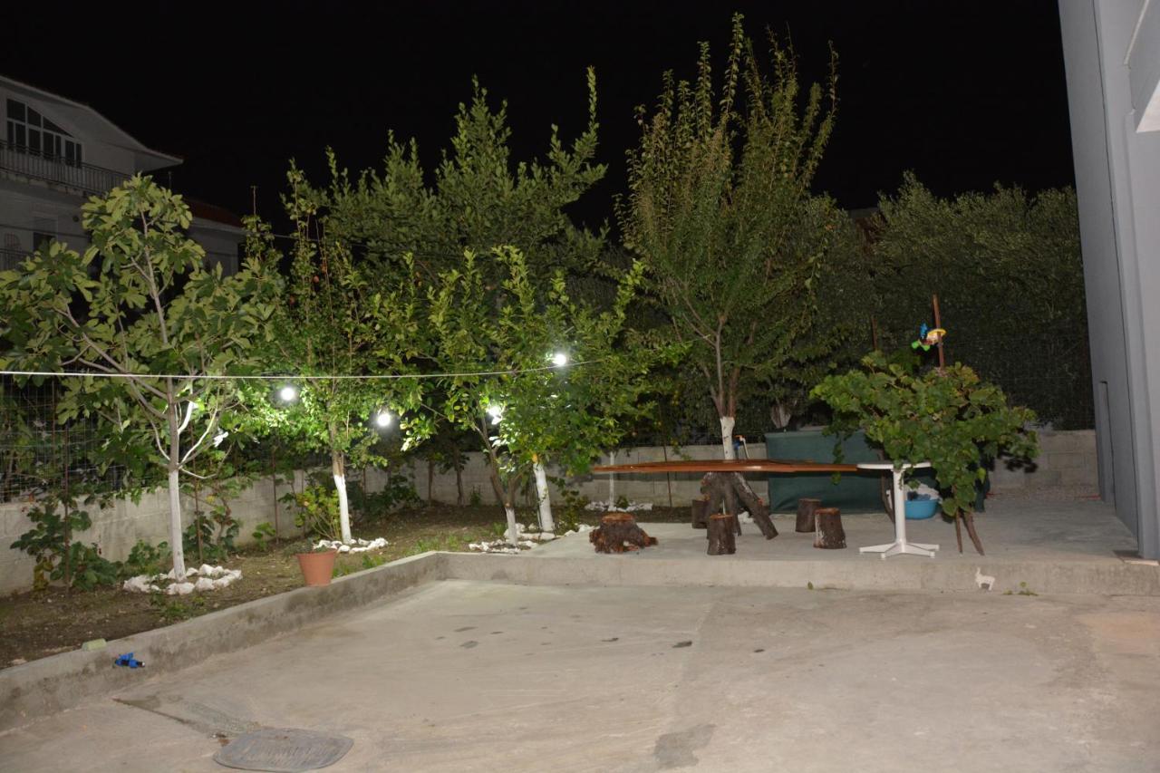 Mico'S Apartments Vlore Luaran gambar