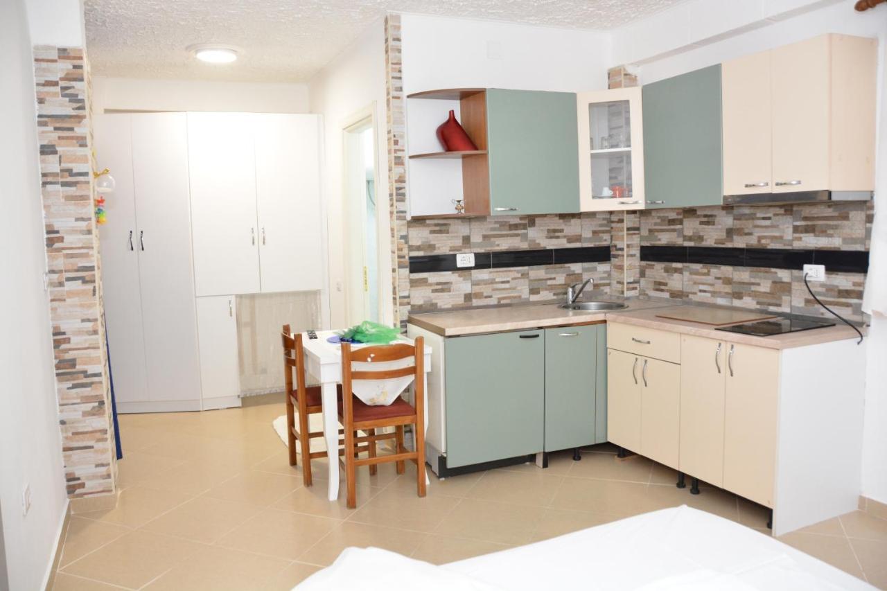 Mico'S Apartments Vlore Luaran gambar