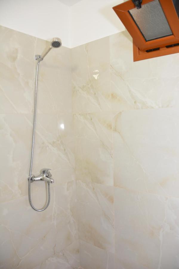 Mico'S Apartments Vlore Luaran gambar
