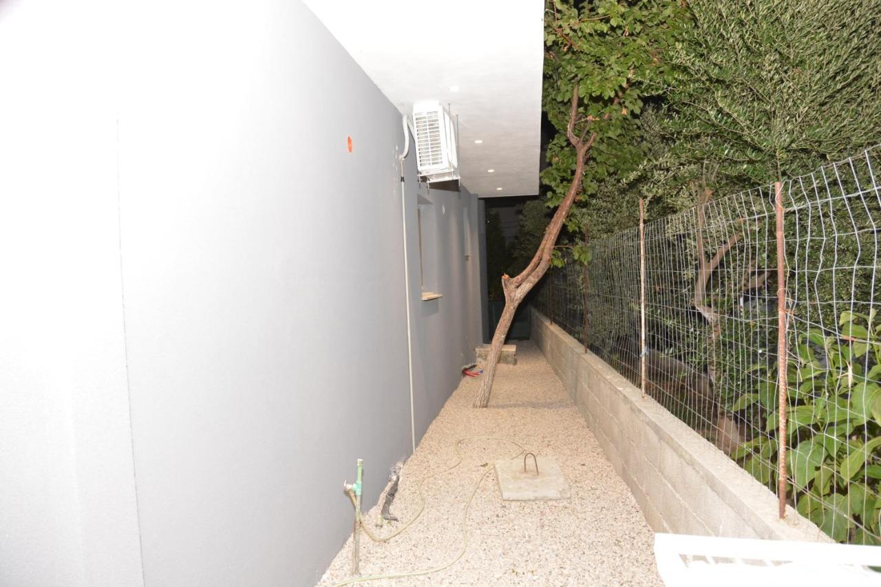 Mico'S Apartments Vlore Luaran gambar