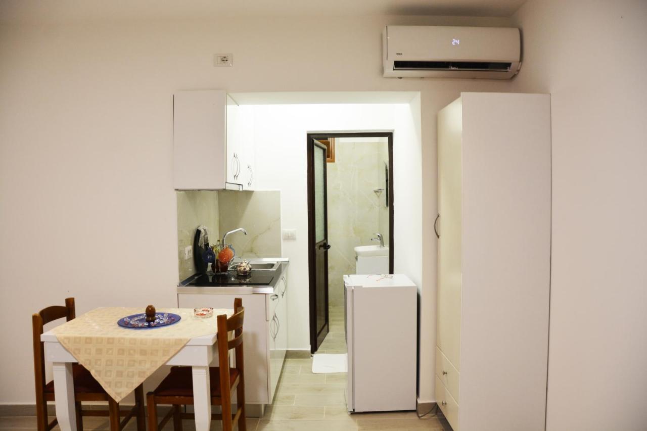 Mico'S Apartments Vlore Luaran gambar